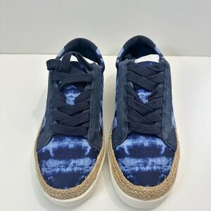 CROWN VINTAGE LAGUNA BLUE  COW SUEDE SIZE 6